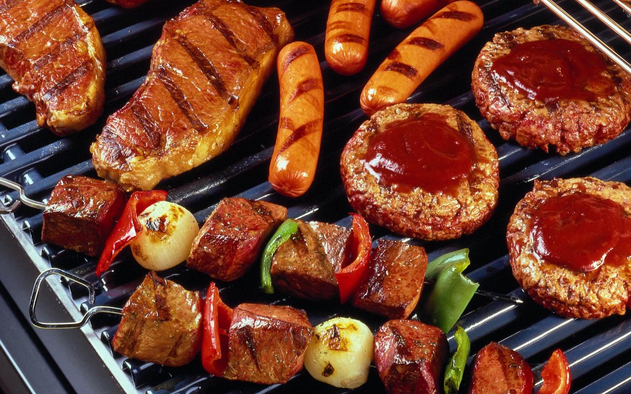 Delicious barbecue. Don't you want to show that off to your social network?